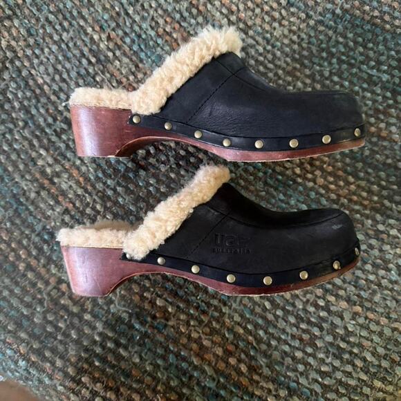 UGG Shoes - UGG Black Cream Sheepskin Clogs Sz 8 Boho Fur Lined Boho Capsule Sole Needed